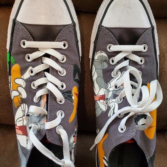 Converse Other - Converse All Star Looney Toons Bugs Bunny Daffy Duck low tops
